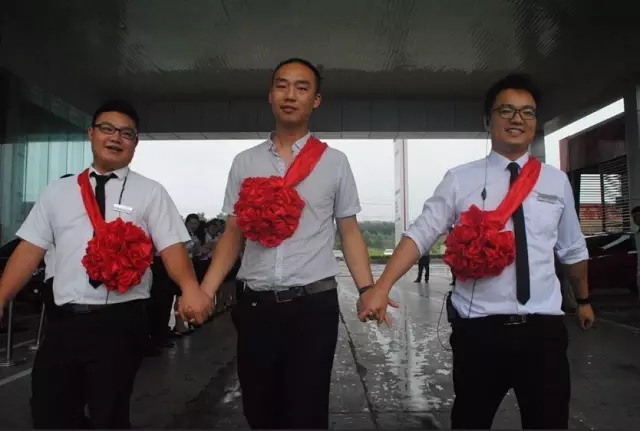 邵陽(yáng)天嬌集團(tuán)一汽豐田華運(yùn)通4S店優(yōu)秀員工表障大會(huì) 邵陽(yáng)天嬌集團(tuán)一汽豐田華運(yùn)通4S店優(yōu)秀員工表障大會(huì)