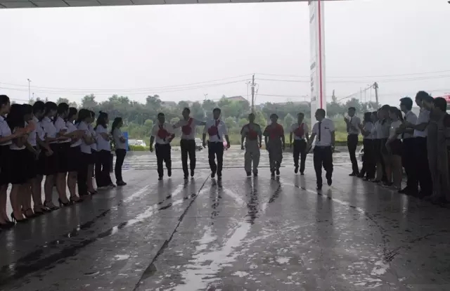 邵陽(yáng)天嬌集團(tuán)一汽豐田華運(yùn)通4S店優(yōu)秀員工表障大會(huì) 邵陽(yáng)天嬌集團(tuán)一汽豐田華運(yùn)通4S店優(yōu)秀員工表障大會(huì)