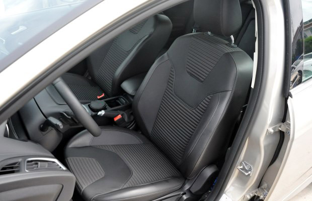 邵陽(yáng)天嬌集團(tuán),新福克斯,2016款?？怂?福特CarPlay