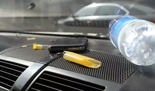 【天嬌用車學(xué)】暴曬后的汽車究竟有多毒？超乎你想象