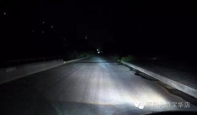 尤其是改過氙氣大燈的車主們，定期檢查電路，檢查火花塞是否積碳老化，這是很有必要的！