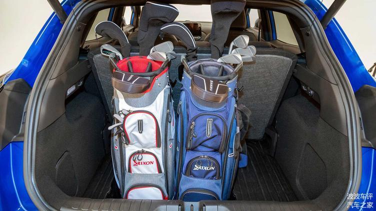 福特發(fā)布PUMA小型SUV官圖，歐式風(fēng)格，造型很有柔和感