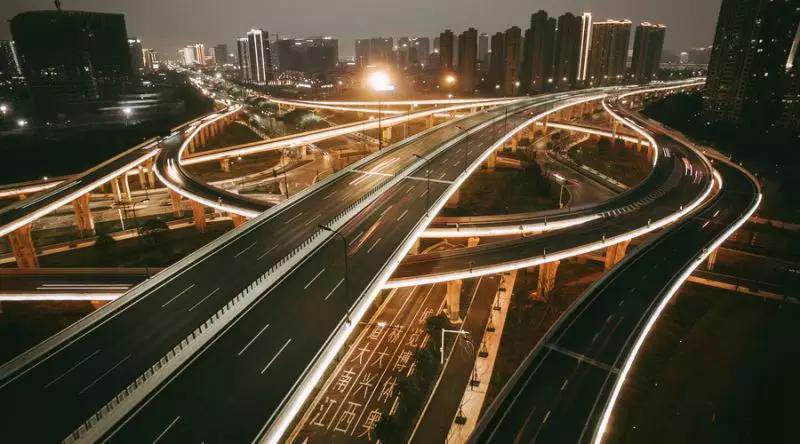 這些上道必知汽車燈語(yǔ)，你知道嗎？