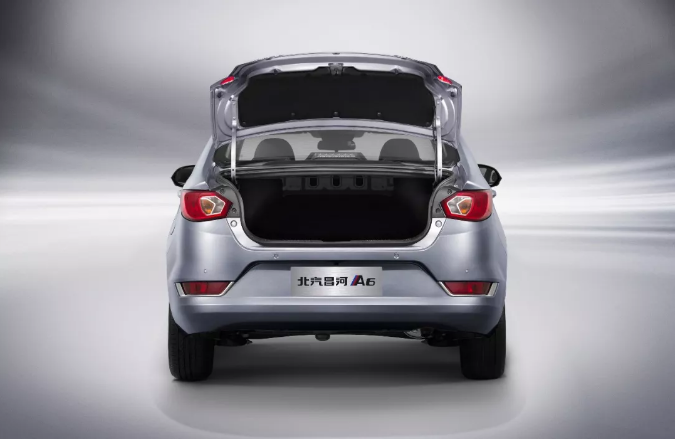 看一出好戲，猜神秘主演