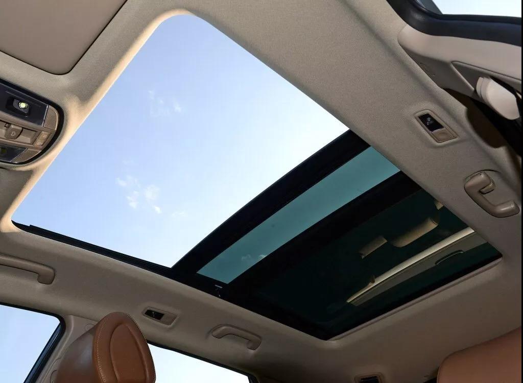 汽車內(nèi)頂棚臟了，如何清理？