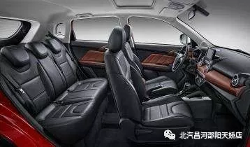 易燃易爆炸！夏天在車?yán)锓胚@些東西絕對(duì)是奪命炸彈！