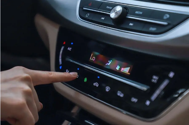 用車百科｜夏天車內(nèi)開空調(diào)的五個誤區(qū)，你中了幾個？