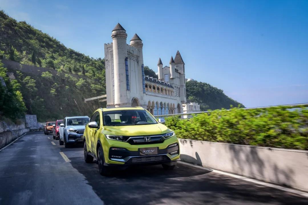 媒體視角 | 即將“解鎖”小型SUV首個(gè)百萬輛成就，XR-V為啥被年輕人“愛不夠”？