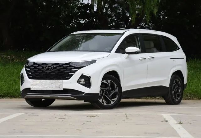 還看啥傳祺M8，現(xiàn)代庫斯途2.0T動力，16.98萬起，軸距超3米