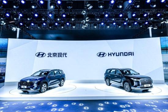 旗艦SUV雙雄領銜，現(xiàn)代開啟?！笆瘛皶r